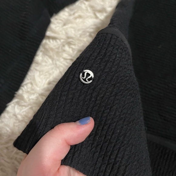 Lululemon On Repeat Mock Neck - Sz 4 - Picture 6 of 7